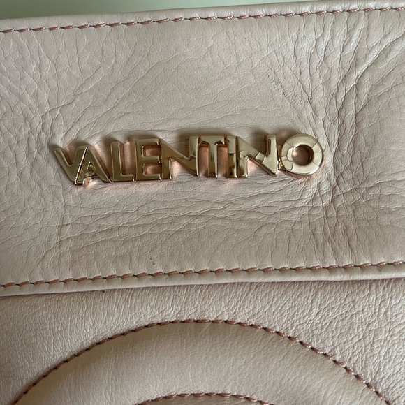 Valentino - Picture 7 of 11